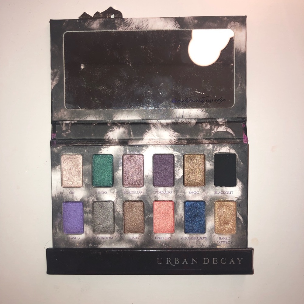 Urban Decay Shadow box💜